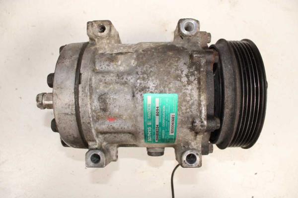 COMPRESSEUR DE CLIMATISATION MITSUBISHI/ VOLVO/ RENAULT - Vue 1